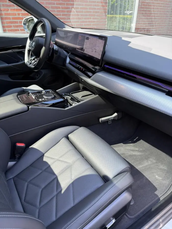 BMW 530e M Sport PRO Edition|Pano |Adapt |H&K |Trek BMW 5-serie 530e M Sport PRO Edition|Pano |Adapt |H&K |Trek