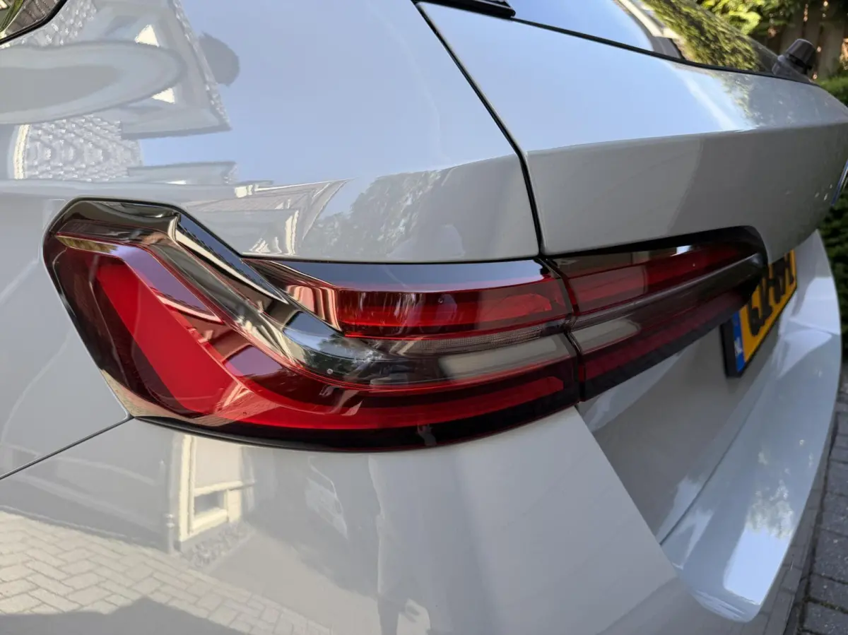 BMW 530e M Sport PRO Edition|Pano |Adapt |H&K |Trek BMW 5-serie 530e M Sport PRO Edition|Pano |Adapt |H&K |Trek