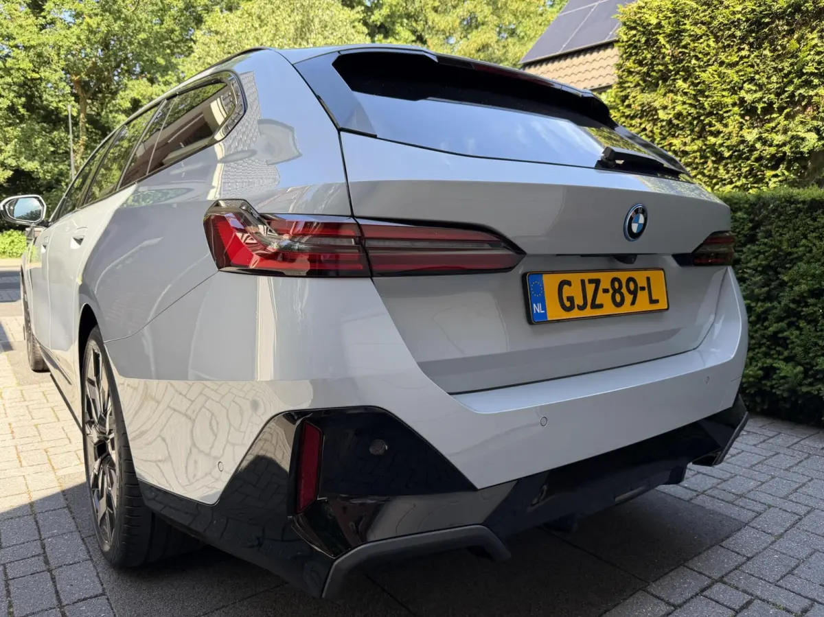 BMW 530e M Sport PRO Edition|Pano |Adapt |H&K |Trek BMW 5-serie 530e M Sport PRO Edition|Pano |Adapt |H&K |Trek