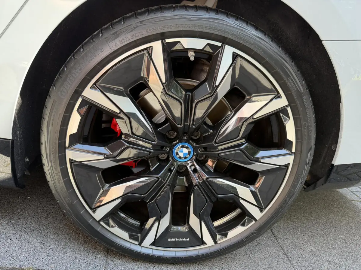 BMW 530e M Sport PRO Edition|Pano |Adapt |H&K |Trek BMW 5-serie 530e M Sport PRO Edition|Pano |Adapt |H&K |Trek