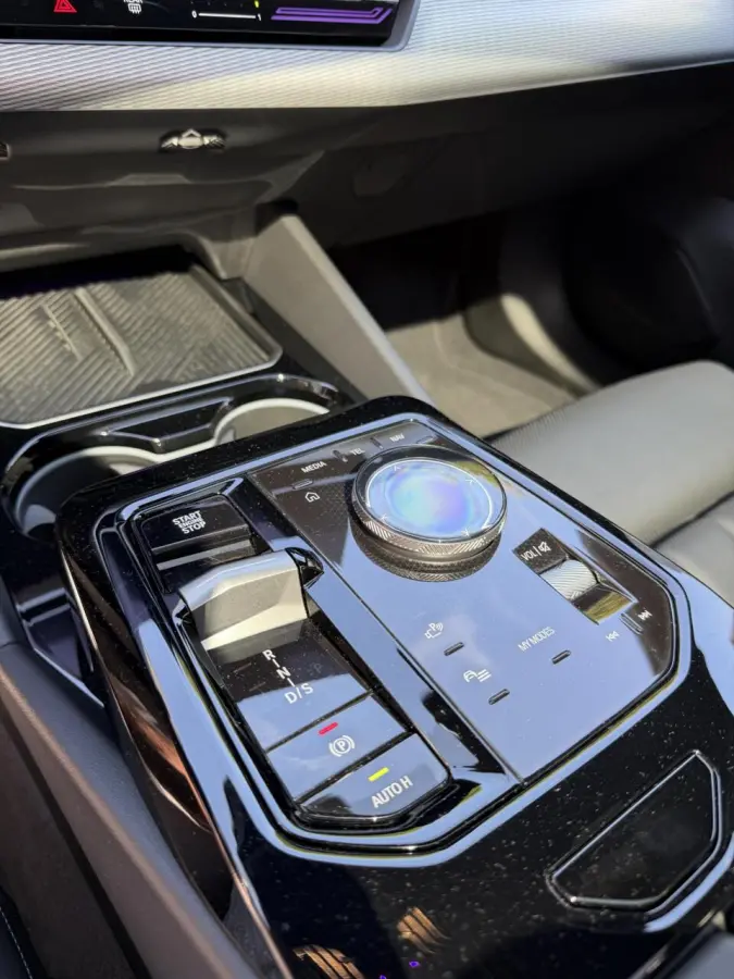 BMW 530e M Sport PRO Edition|Pano |Adapt |H&K |Trek BMW 5-serie 530e M Sport PRO Edition|Pano |Adapt |H&K |Trek