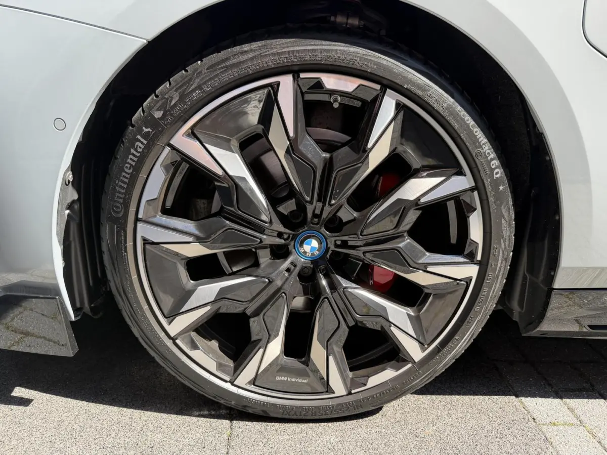 BMW 530e M Sport PRO Edition|Pano |Adapt |H&K |Trek BMW 5-serie 530e M Sport PRO Edition|Pano |Adapt |H&K |Trek