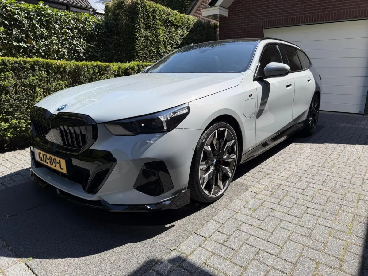 BMW 530e M Sport PRO Edition|Pano |Adapt |H&K |Trek BMW 5-serie 530e M Sport PRO Edition|Pano |Adapt |H&K |Trek