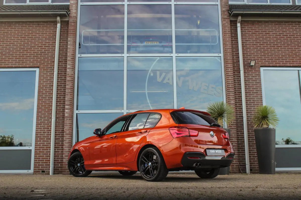 120i Edition M Sport Shadow High Executive | Dealer onderhouden | NL auto | HiFi audio | Dakraam | Cruise control | Navigatie Professional | Climate control | Stoelverwarming