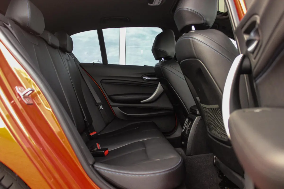 120i Edition M Sport Shadow High Executive | Dealer onderhouden | NL auto | HiFi audio | Dakraam | Cruise control | Navigatie Professional | Climate control | Stoelverwarming
