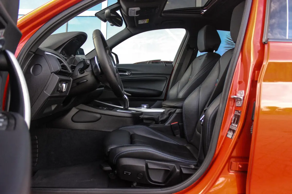120i Edition M Sport Shadow High Executive | Dealer onderhouden | NL auto | HiFi audio | Dakraam | Cruise control | Navigatie Professional | Climate control | Stoelverwarming