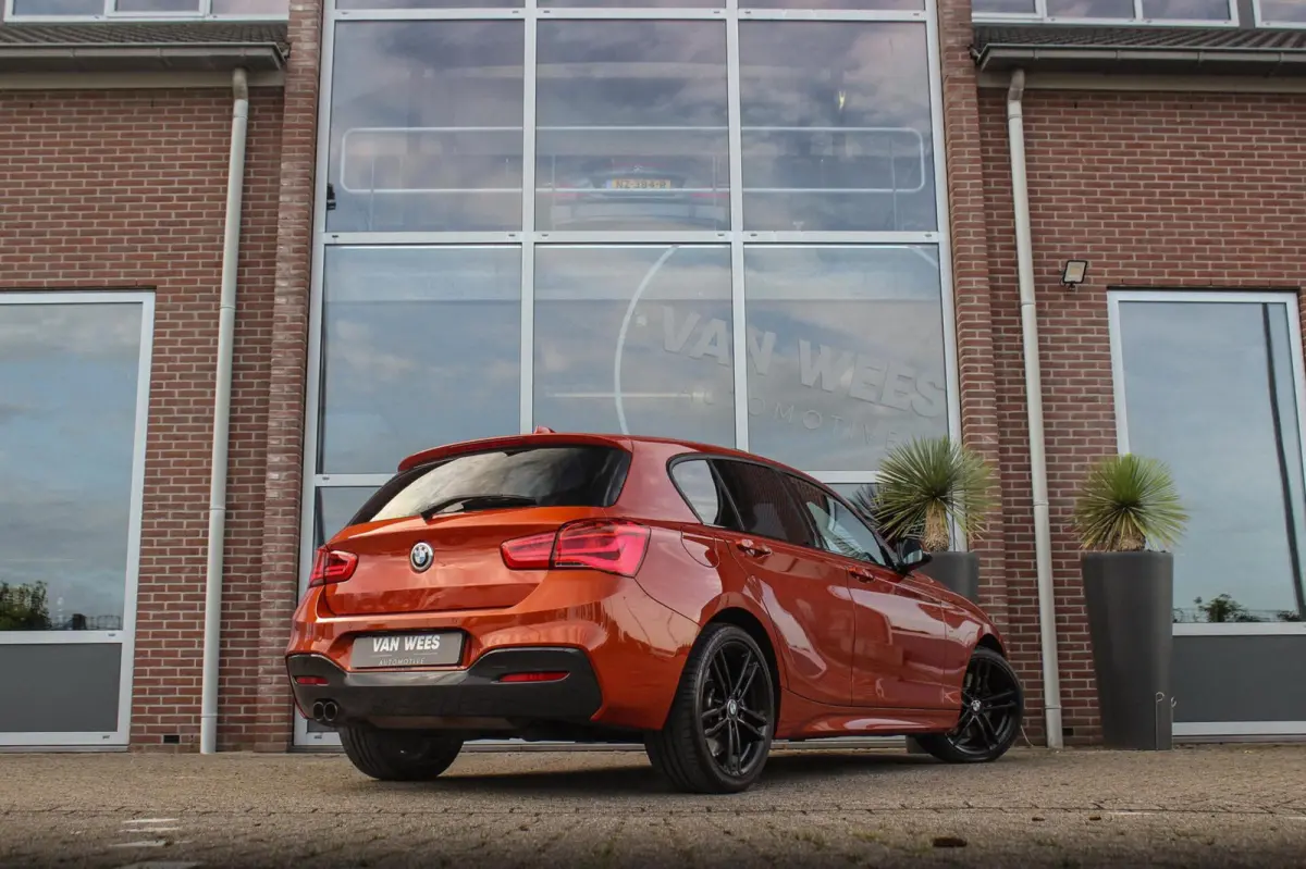 120i Edition M Sport Shadow High Executive | Dealer onderhouden | NL auto | HiFi audio | Dakraam | Cruise control | Navigatie Professional | Climate control | Stoelverwarming
