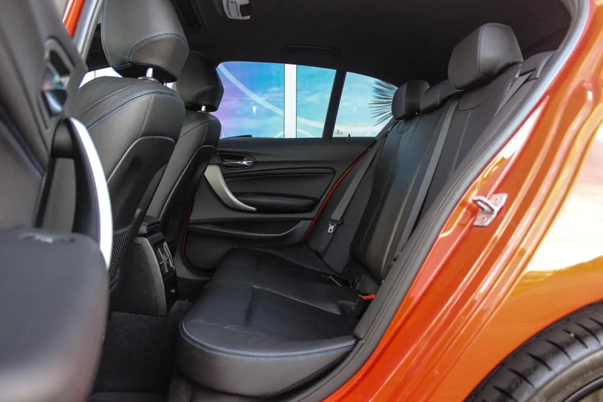 120i Edition M Sport Shadow High Executive | Dealer onderhouden | NL auto | HiFi audio | Dakraam | Cruise control | Navigatie Professional | Climate control | Stoelverwarming