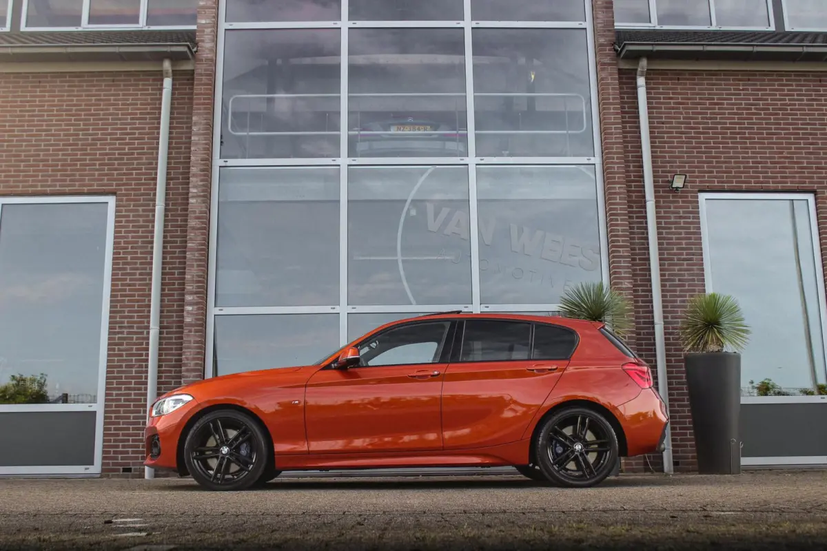 120i Edition M Sport Shadow High Executive | Dealer onderhouden | NL auto | HiFi audio | Dakraam | Cruise control | Navigatie Professional | Climate control | Stoelverwarming