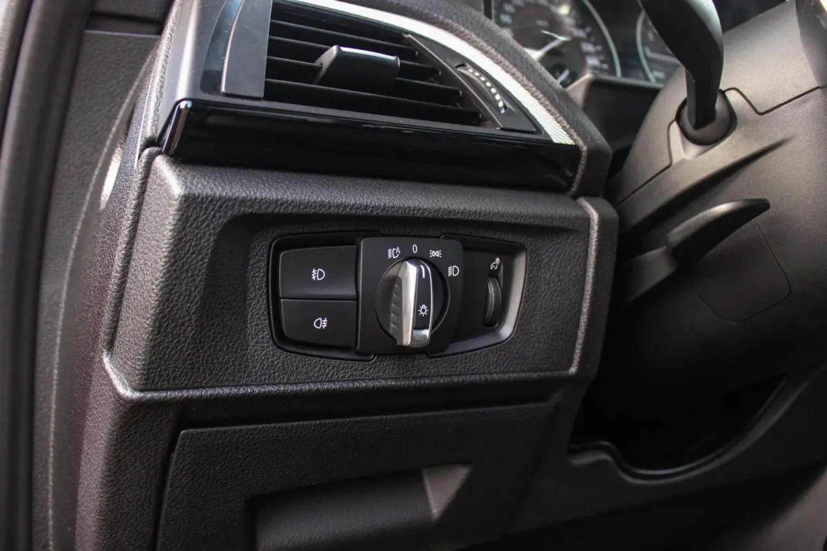 120i Edition M Sport Shadow High Executive | Dealer onderhouden | NL auto | HiFi audio | Dakraam | Cruise control | Navigatie Professional | Climate control | Stoelverwarming