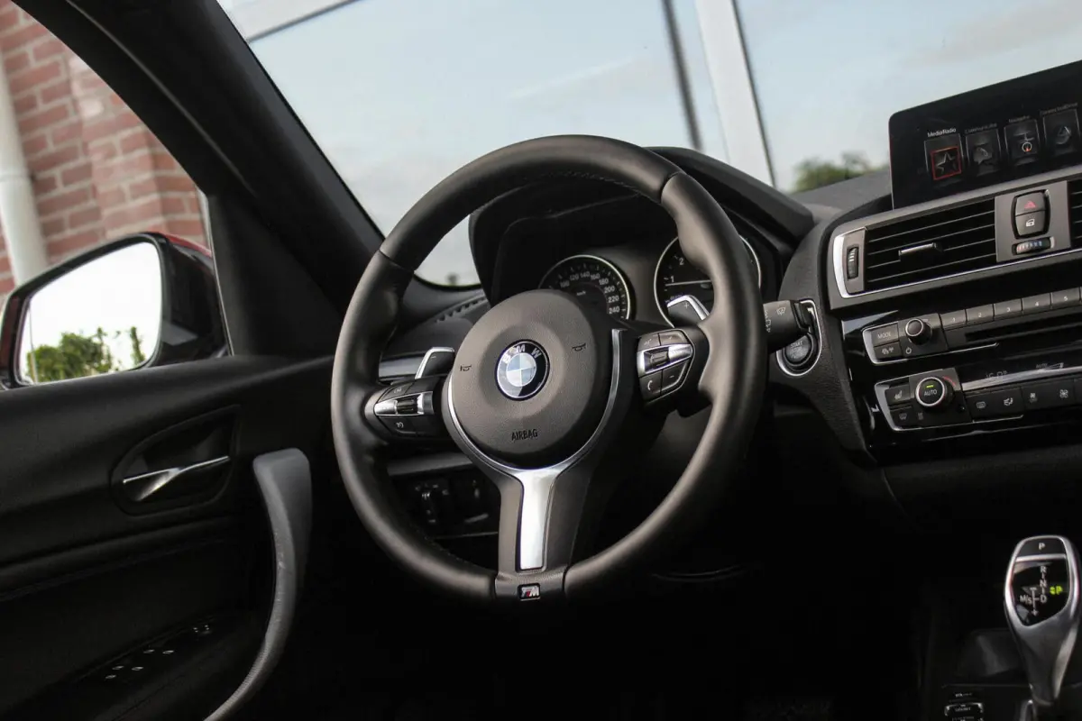 120i Edition M Sport Shadow High Executive | Dealer onderhouden | NL auto | HiFi audio | Dakraam | Cruise control | Navigatie Professional | Climate control | Stoelverwarming