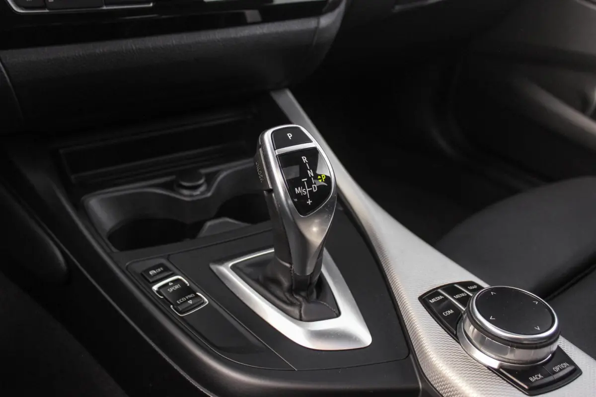 120i Edition M Sport Shadow High Executive | Dealer onderhouden | NL auto | HiFi audio | Dakraam | Cruise control | Navigatie Professional | Climate control | Stoelverwarming