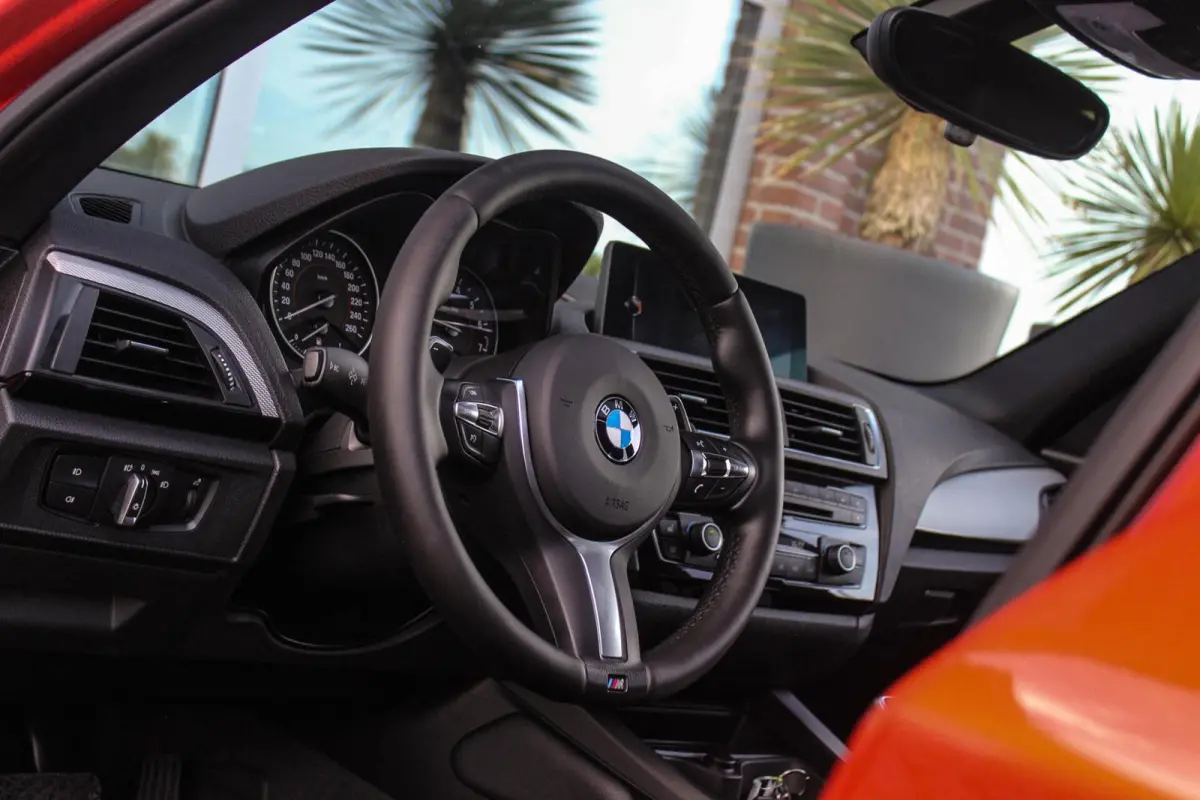 120i Edition M Sport Shadow High Executive | Dealer onderhouden | NL auto | HiFi audio | Dakraam | Cruise control | Navigatie Professional | Climate control | Stoelverwarming