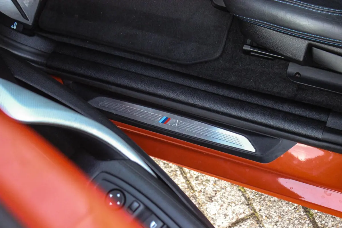 120i Edition M Sport Shadow High Executive | Dealer onderhouden | NL auto | HiFi audio | Dakraam | Cruise control | Navigatie Professional | Climate control | Stoelverwarming
