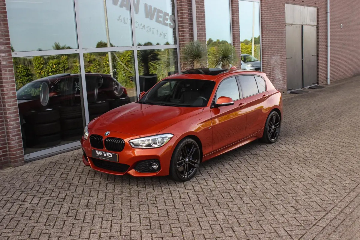 120i Edition M Sport Shadow High Executive | Dealer onderhouden | NL auto | HiFi audio | Dakraam | Cruise control | Navigatie Professional | Climate control | Stoelverwarming