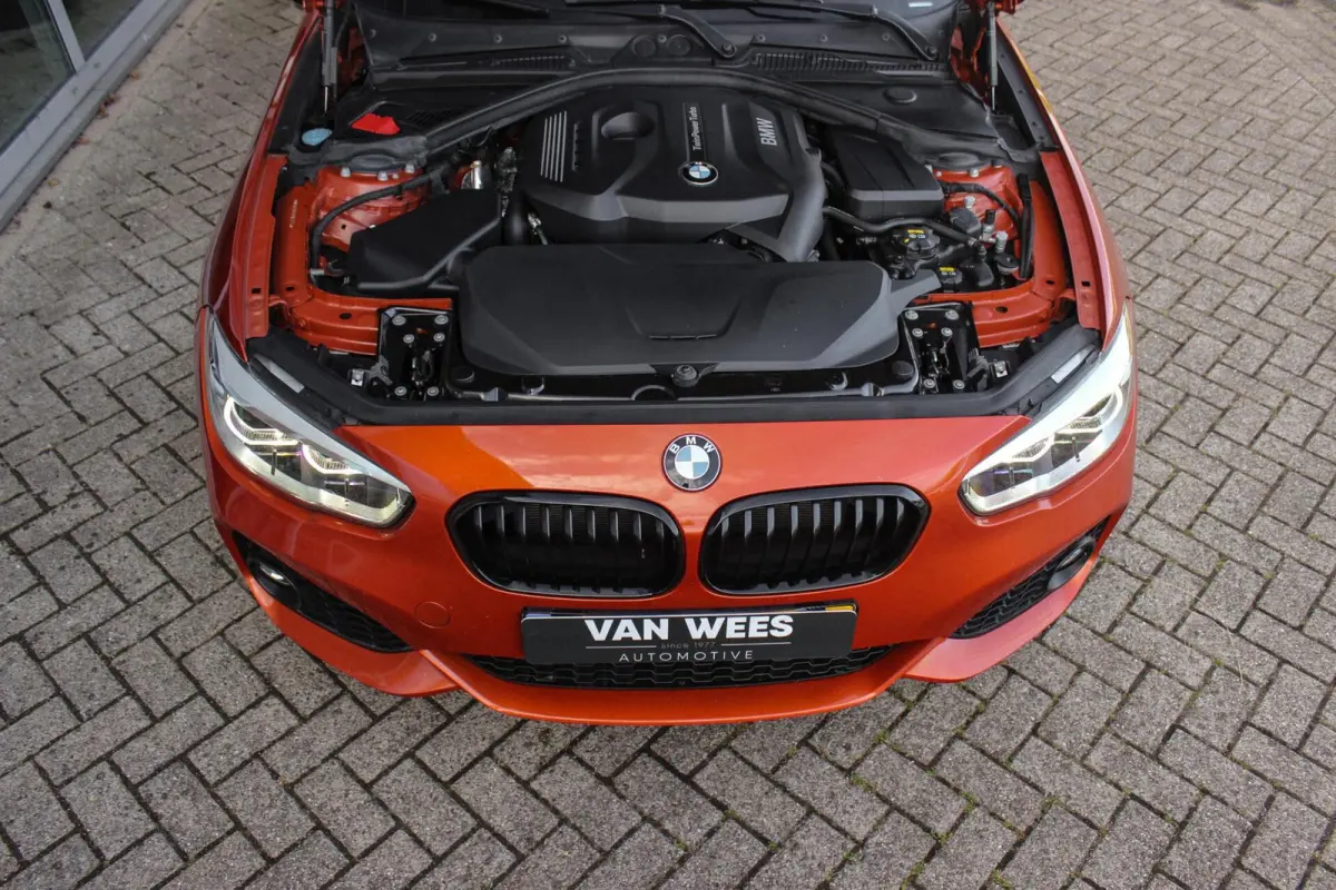 120i Edition M Sport Shadow High Executive | Dealer onderhouden | NL auto | HiFi audio | Dakraam | Cruise control | Navigatie Professional | Climate control | Stoelverwarming