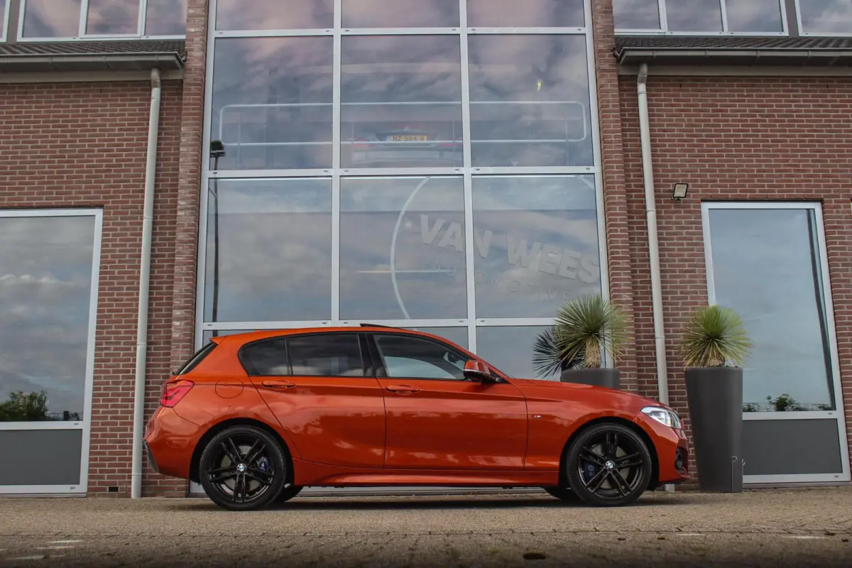 120i Edition M Sport Shadow High Executive | Dealer onderhouden | NL auto | HiFi audio | Dakraam | Cruise control | Navigatie Professional | Climate control | Stoelverwarming