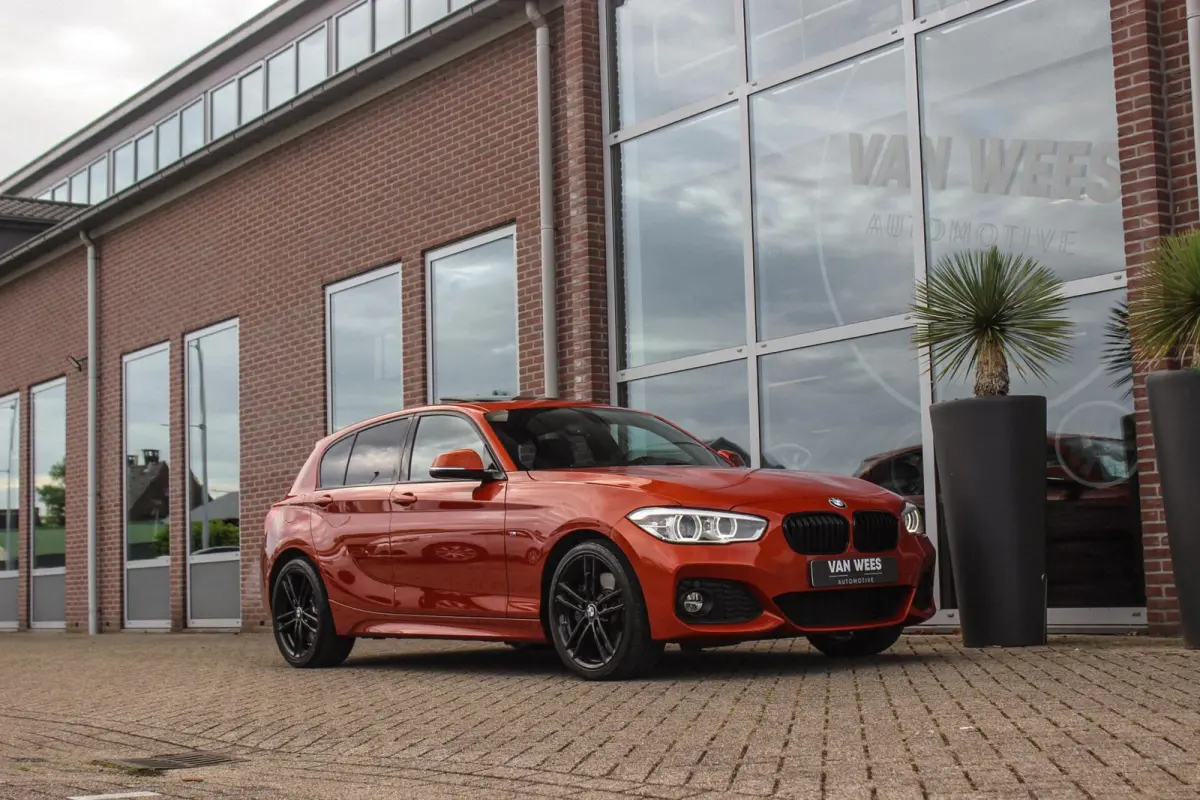 120i Edition M Sport Shadow High Executive | Dealer onderhouden | NL auto | HiFi audio | Dakraam | Cruise control | Navigatie Professional | Climate control | Stoelverwarming
