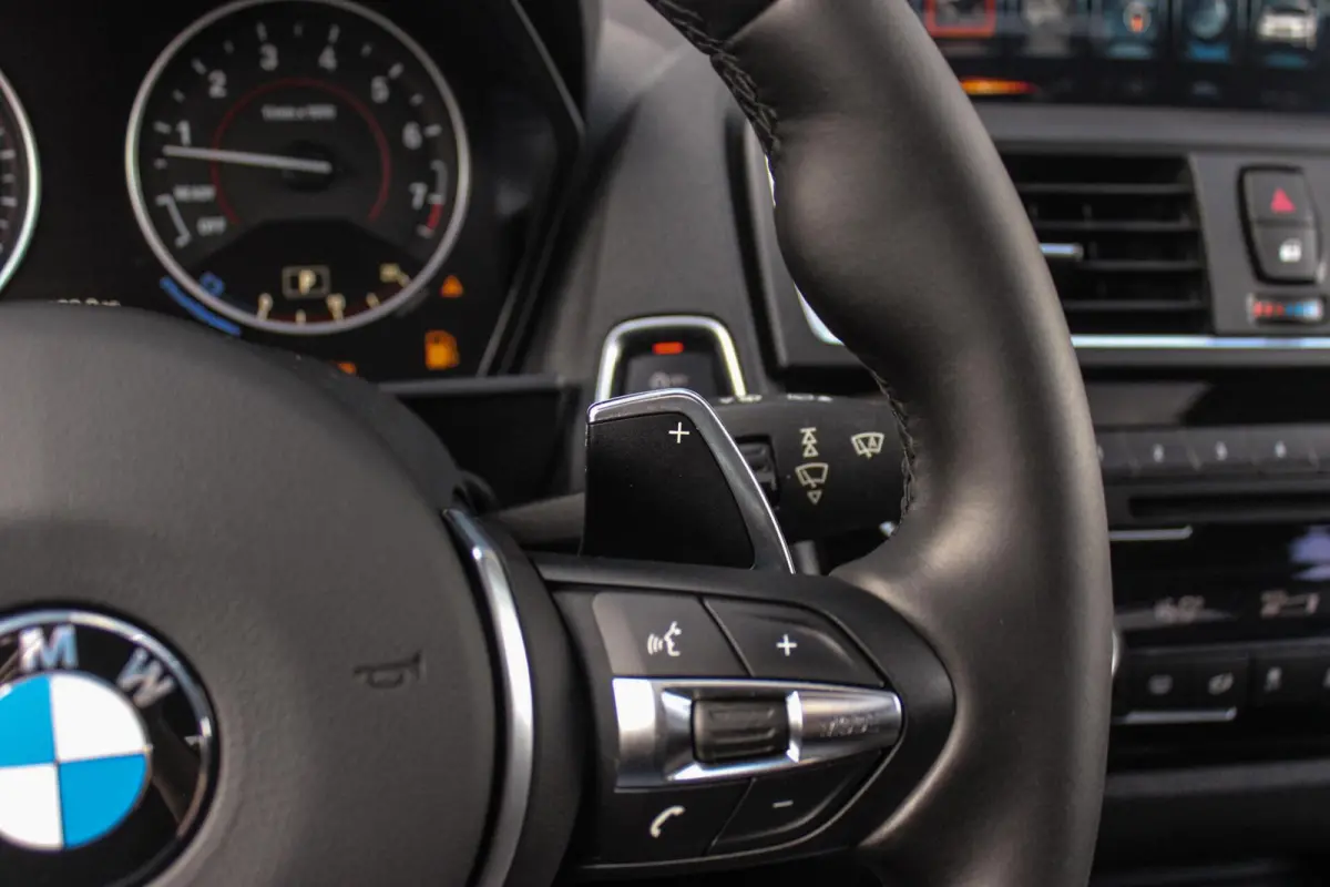 120i Edition M Sport Shadow High Executive | Dealer onderhouden | NL auto | HiFi audio | Dakraam | Cruise control | Navigatie Professional | Climate control | Stoelverwarming