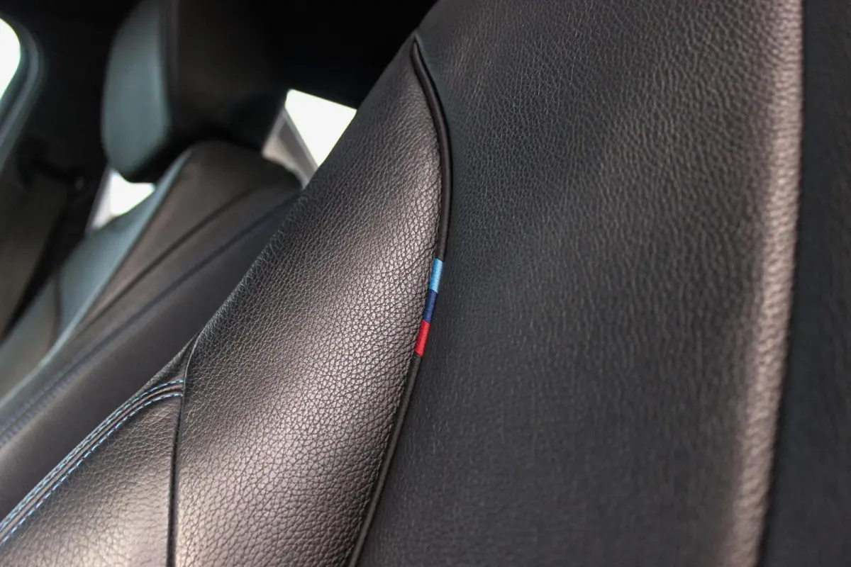 120i Edition M Sport Shadow High Executive | Dealer onderhouden | NL auto | HiFi audio | Dakraam | Cruise control | Navigatie Professional | Climate control | Stoelverwarming