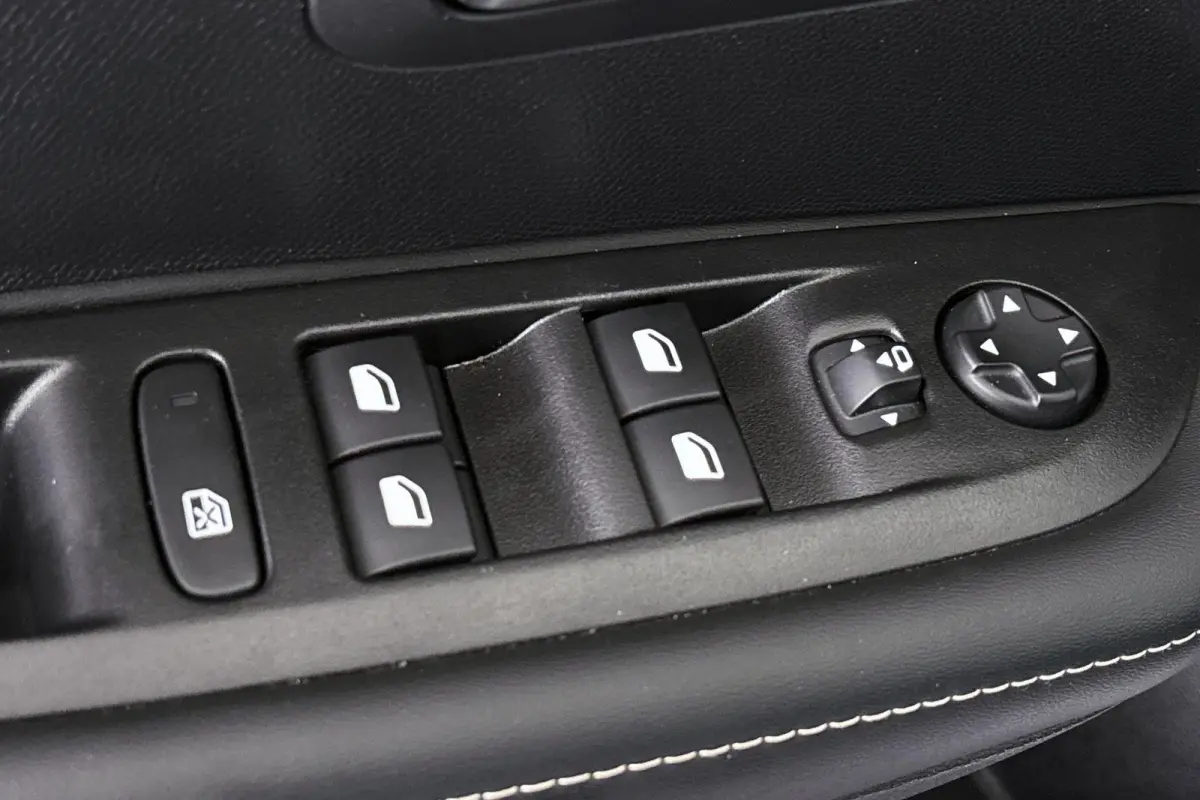 1.2 Hybrid 110 e-DCS6 Allure Achteruitrijcamera Apple CarPlay Navigatie