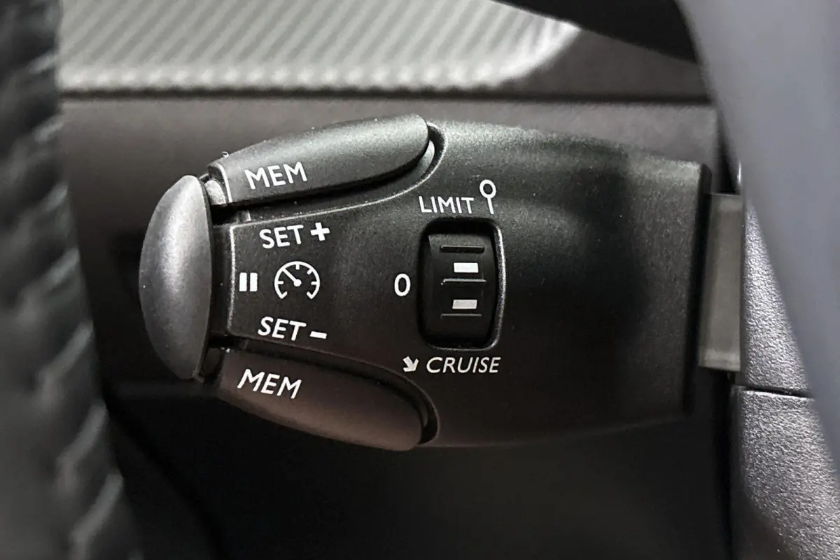 1.2 Hybrid 110 e-DCS6 Allure Achteruitrijcamera Apple CarPlay Navigatie
