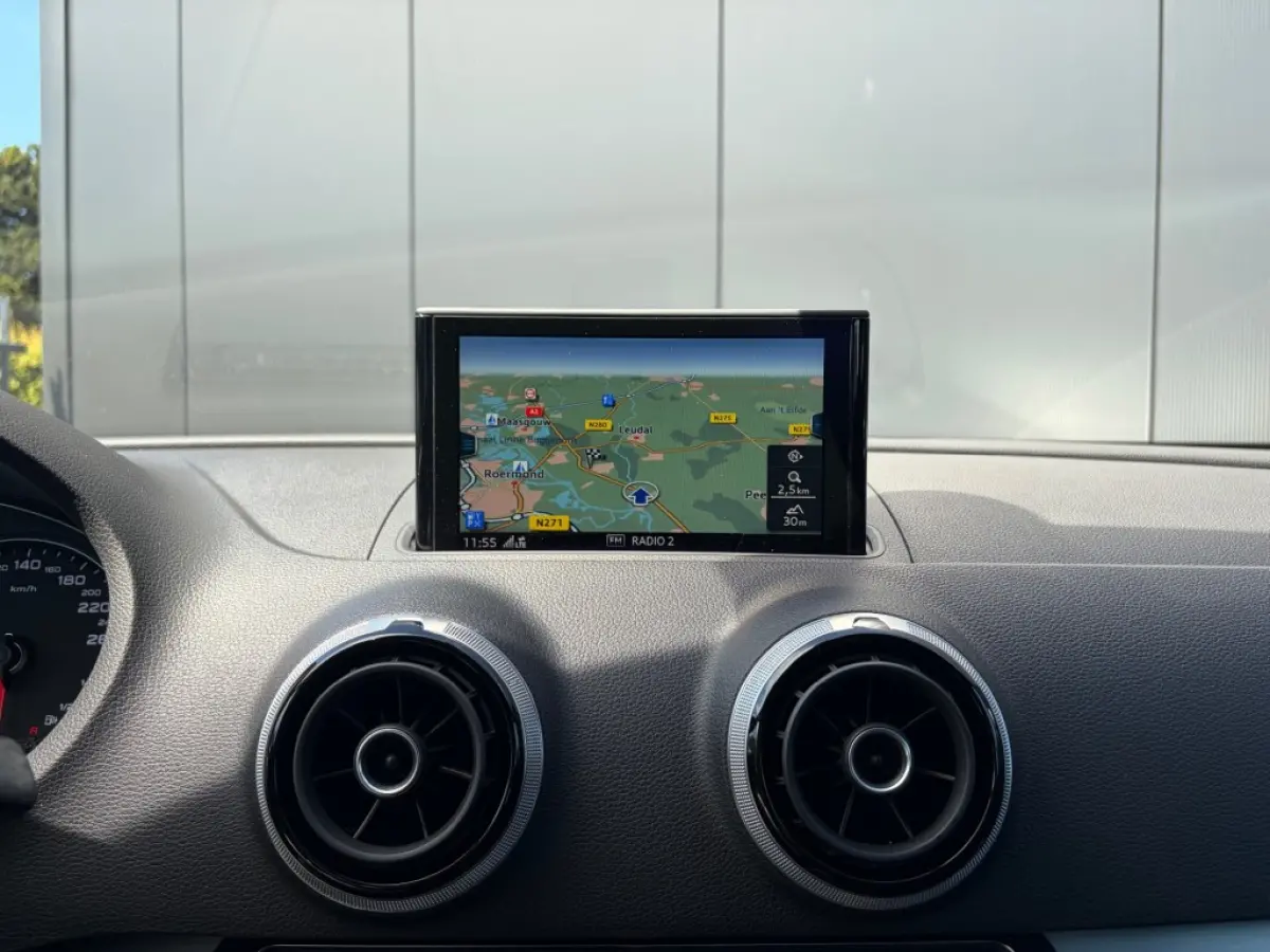 SB 1.0 TFSI S-Line interieur LED Navi Cruise PDC NL-auto