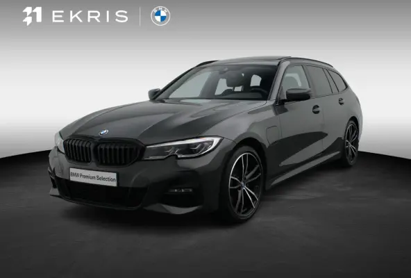 320e High Executive | M Sportpakket | Trekhaak | Panoramadak | Laserlight | DAB | HiFi | 19''