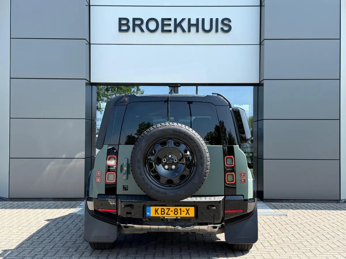 P300e Trophy Edition Keswick Green | El. trekhaak | Koelbox | Koel/verwarmbare voorstoelen | Pano | Unieke Trophy Edition