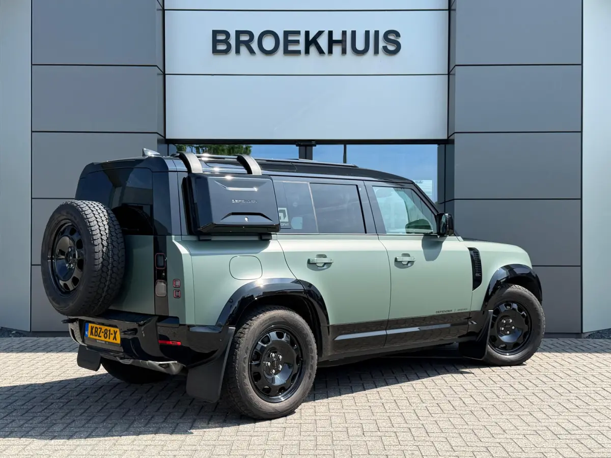 P300e Trophy Edition Keswick Green | El. trekhaak | Koelbox | Koel/verwarmbare voorstoelen | Pano | Unieke Trophy Edition