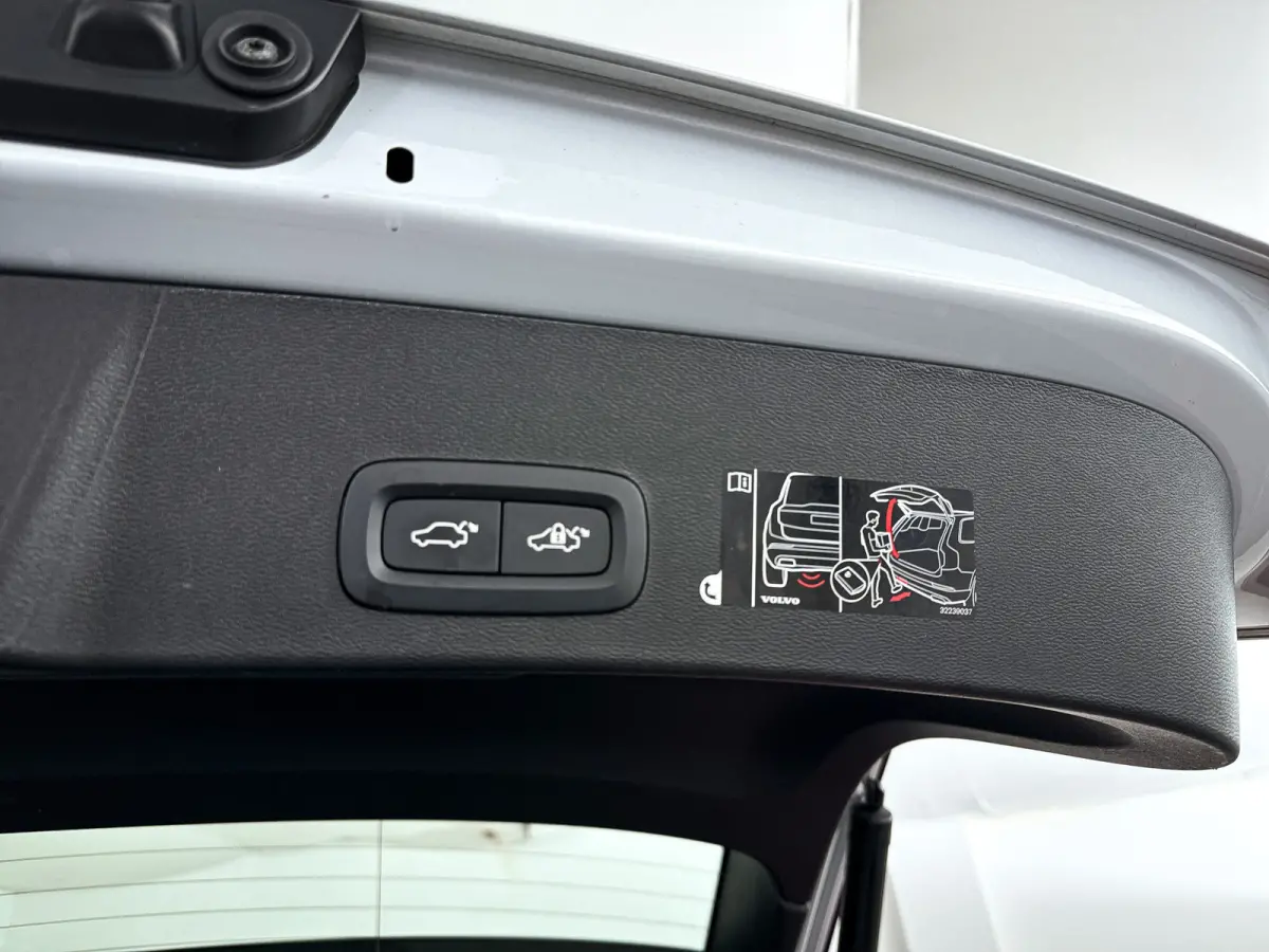 T4 R-Design Expression | Parkeercamera | Trekhaak | Cruise control | Navigatie