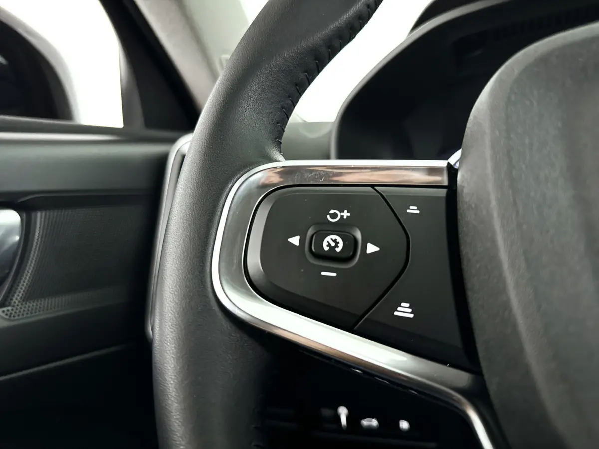 T4 R-Design Expression | Parkeercamera | Trekhaak | Cruise control | Navigatie