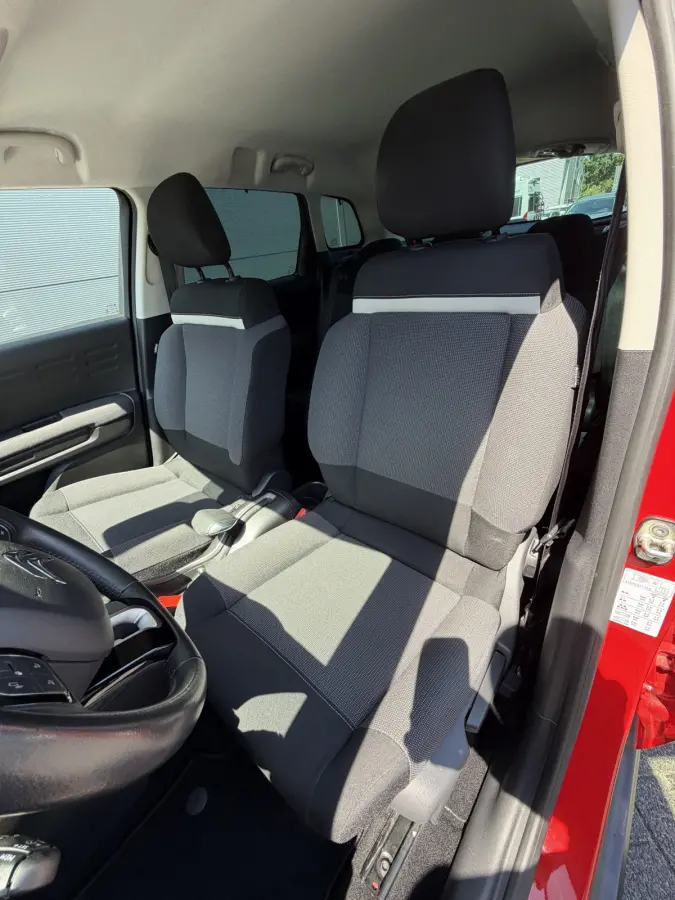 110pk Shine (Trekhaak - Camera - Keyless Entry - Parkeersensoren V+A - Grip Controle - 17"incl 4S - Hifi - Dodehoekdetectie - Draadloos Laden)