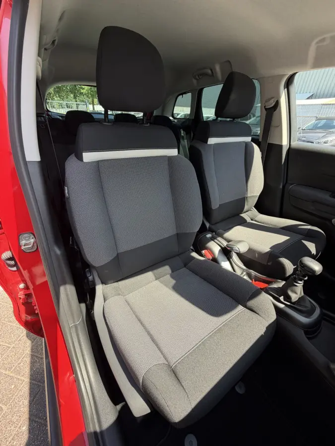 110pk Shine (Trekhaak - Camera - Keyless Entry - Parkeersensoren V+A - Grip Controle - 17"incl 4S - Hifi - Dodehoekdetectie - Draadloos Laden)