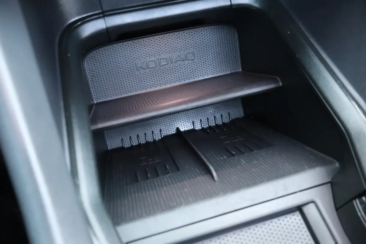 1.5 TSI MHEV Business Edition 7p. | 3e stoelrij (2 Stoelen extra) | Panorama dak | Trekhaak wegklapbaar