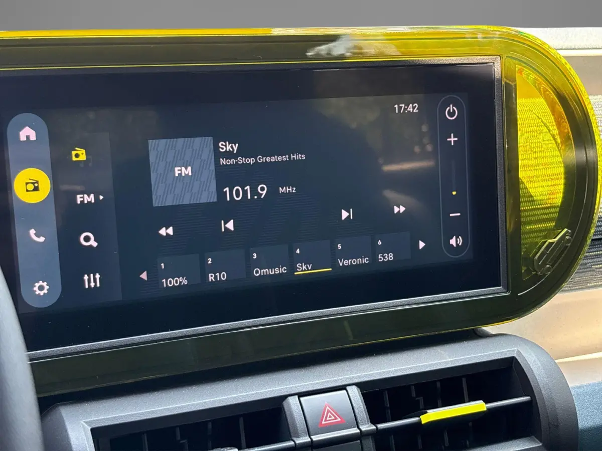 1.2 Hybrid ICON | Apple carplay/Android Auto| LMV 16" | Airco | Parkeersensoren | Dakrails |