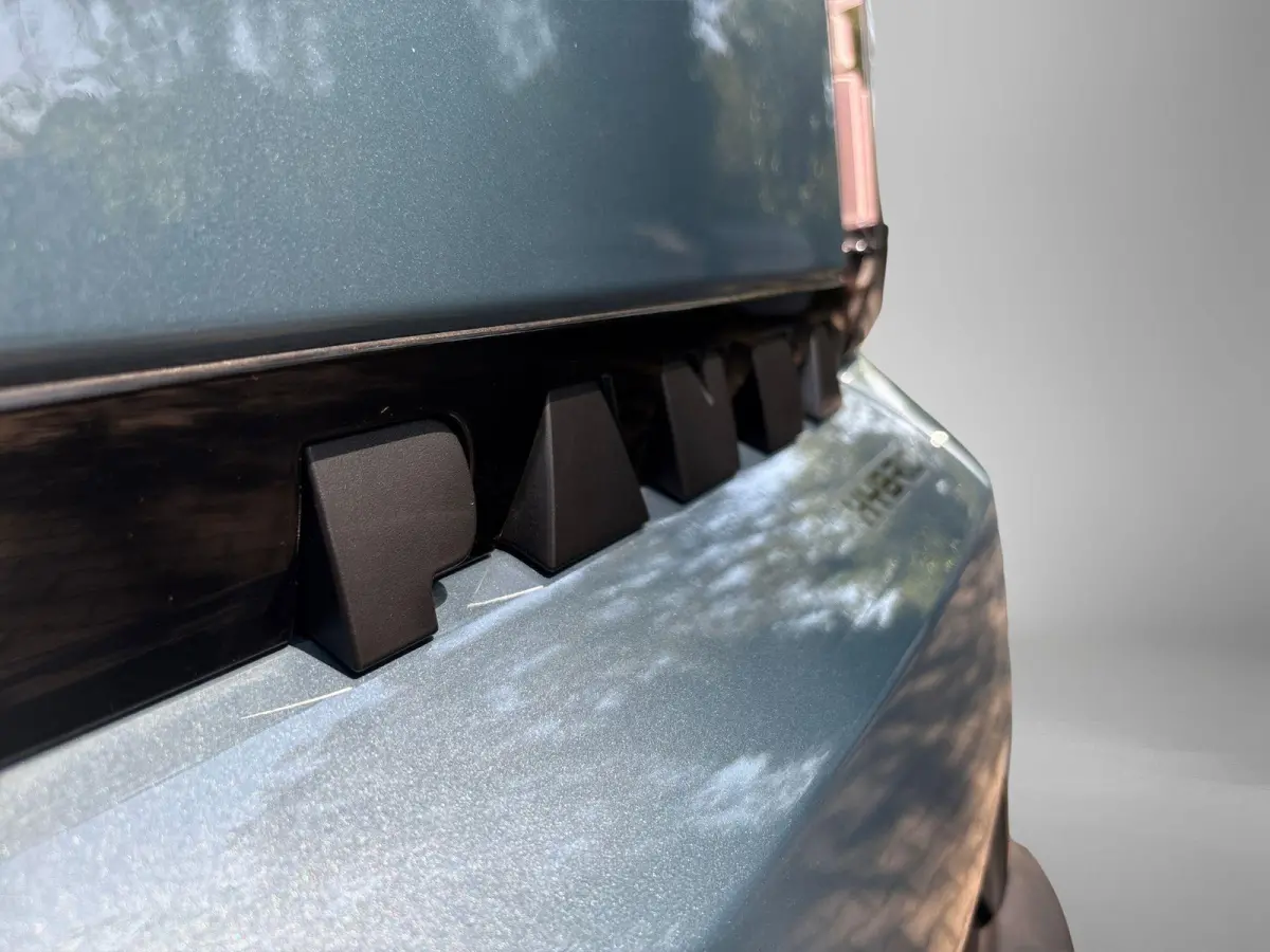 1.2 Hybrid ICON | Apple carplay/Android Auto| LMV 16" | Airco | Parkeersensoren | Dakrails |