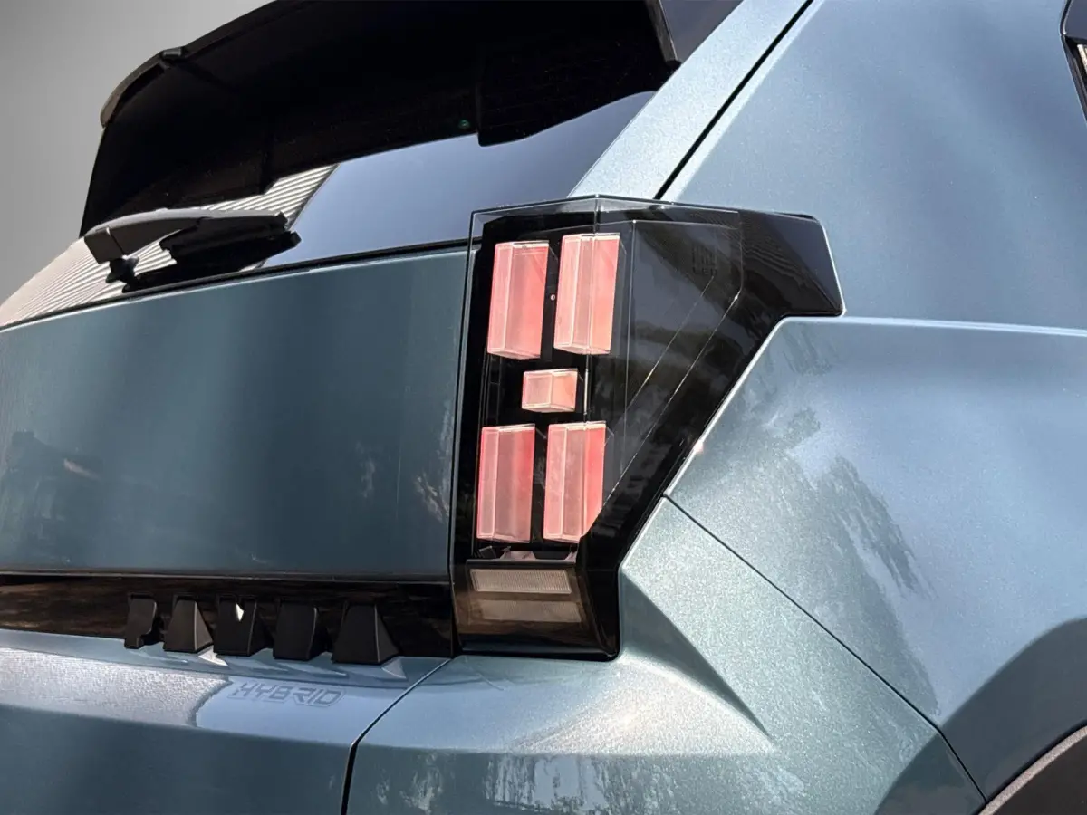 1.2 Hybrid ICON | Apple carplay/Android Auto| LMV 16" | Airco | Parkeersensoren | Dakrails |