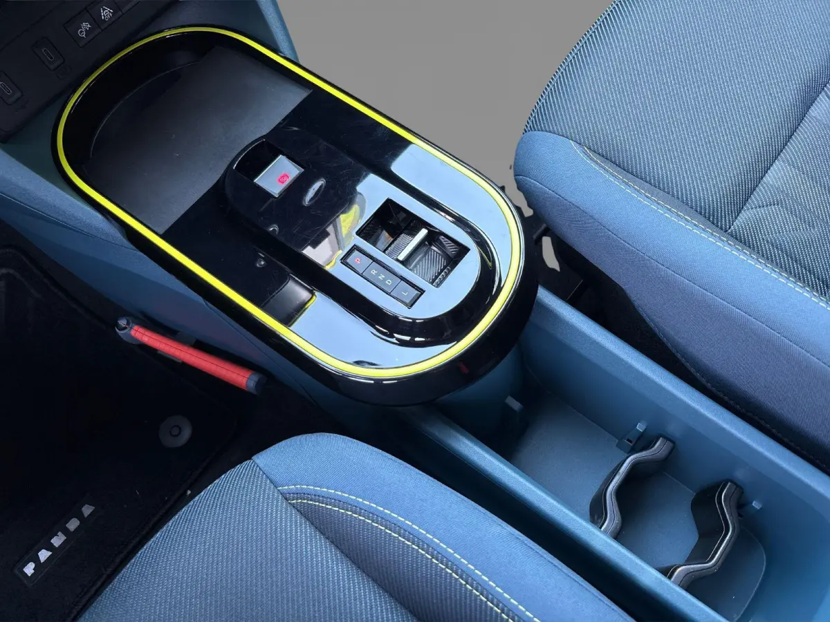 1.2 Hybrid ICON | Apple carplay/Android Auto| LMV 16" | Airco | Parkeersensoren | Dakrails |