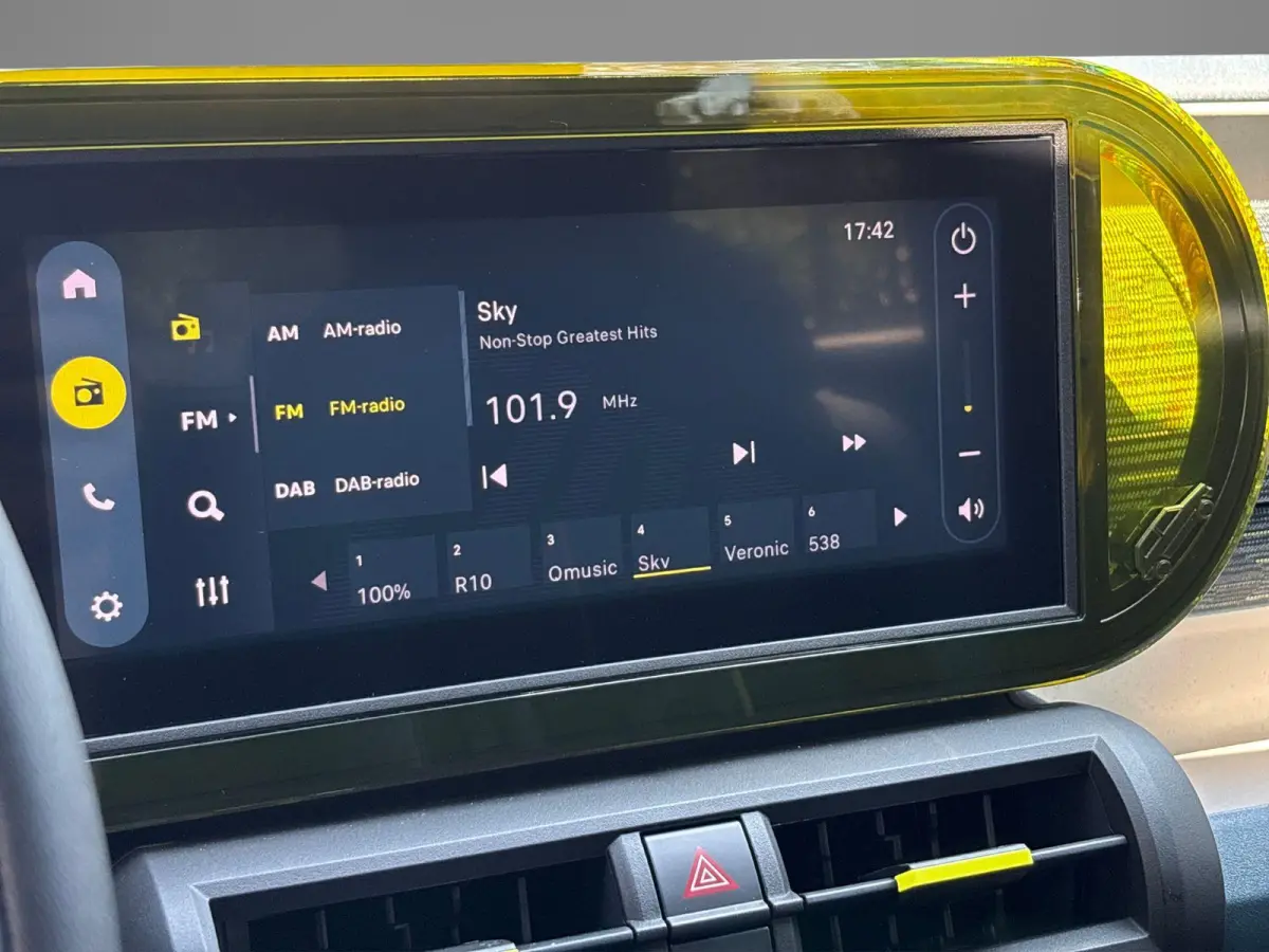 1.2 Hybrid ICON | Apple carplay/Android Auto| LMV 16" | Airco | Parkeersensoren | Dakrails |