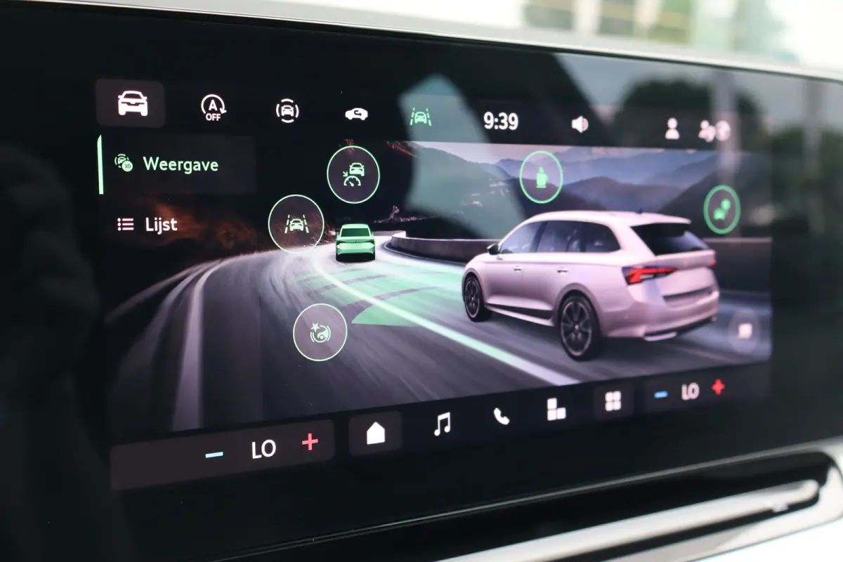 1.5 TSI Business Edition 115PK | Achteruitrijcamera | Cruise control | Draadloze telefoonlader