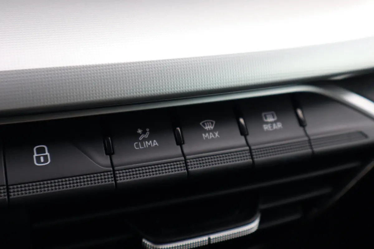 1.5 TSI Business Edition 115PK | Achteruitrijcamera | Cruise control | Draadloze telefoonlader