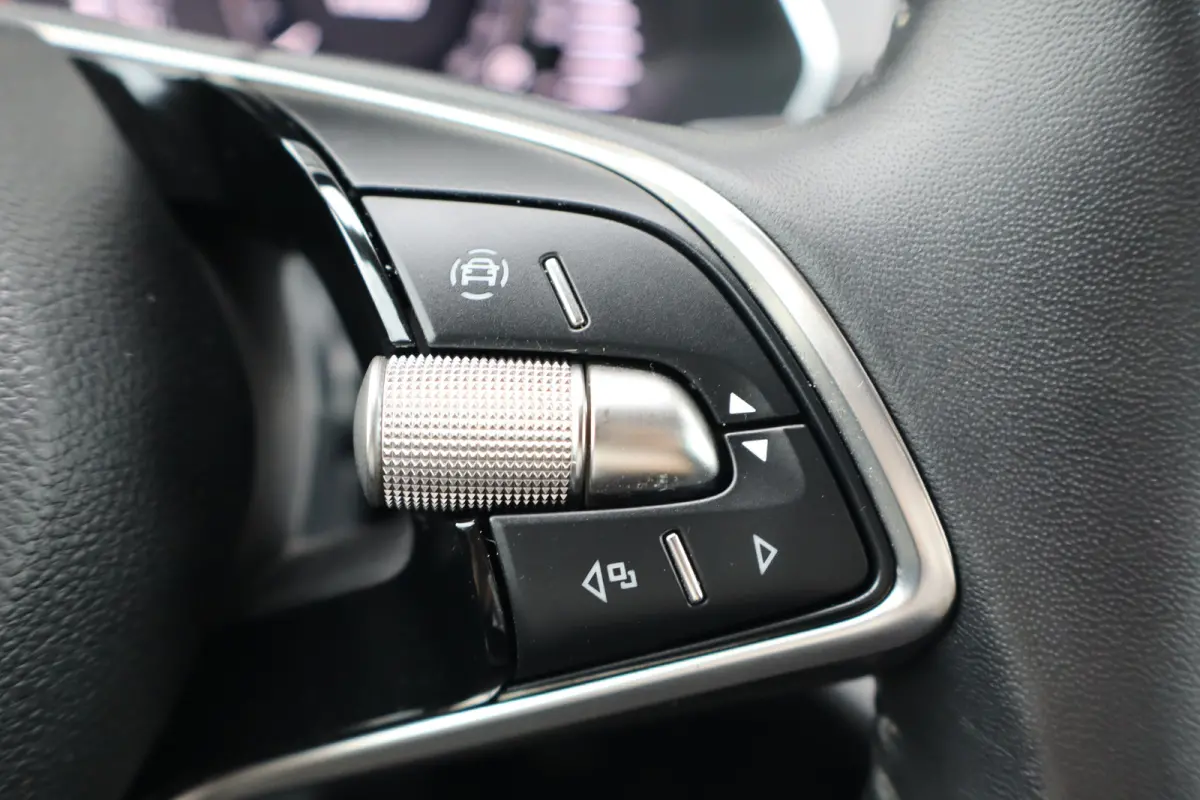 1.5 TSI Business Edition 115PK | Achteruitrijcamera | Cruise control | Draadloze telefoonlader