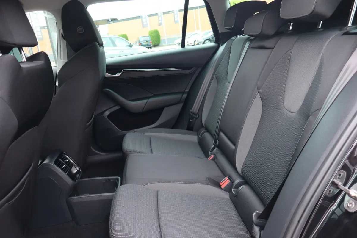 1.5 TSI Business Edition 115PK | Achteruitrijcamera | Cruise control | Draadloze telefoonlader