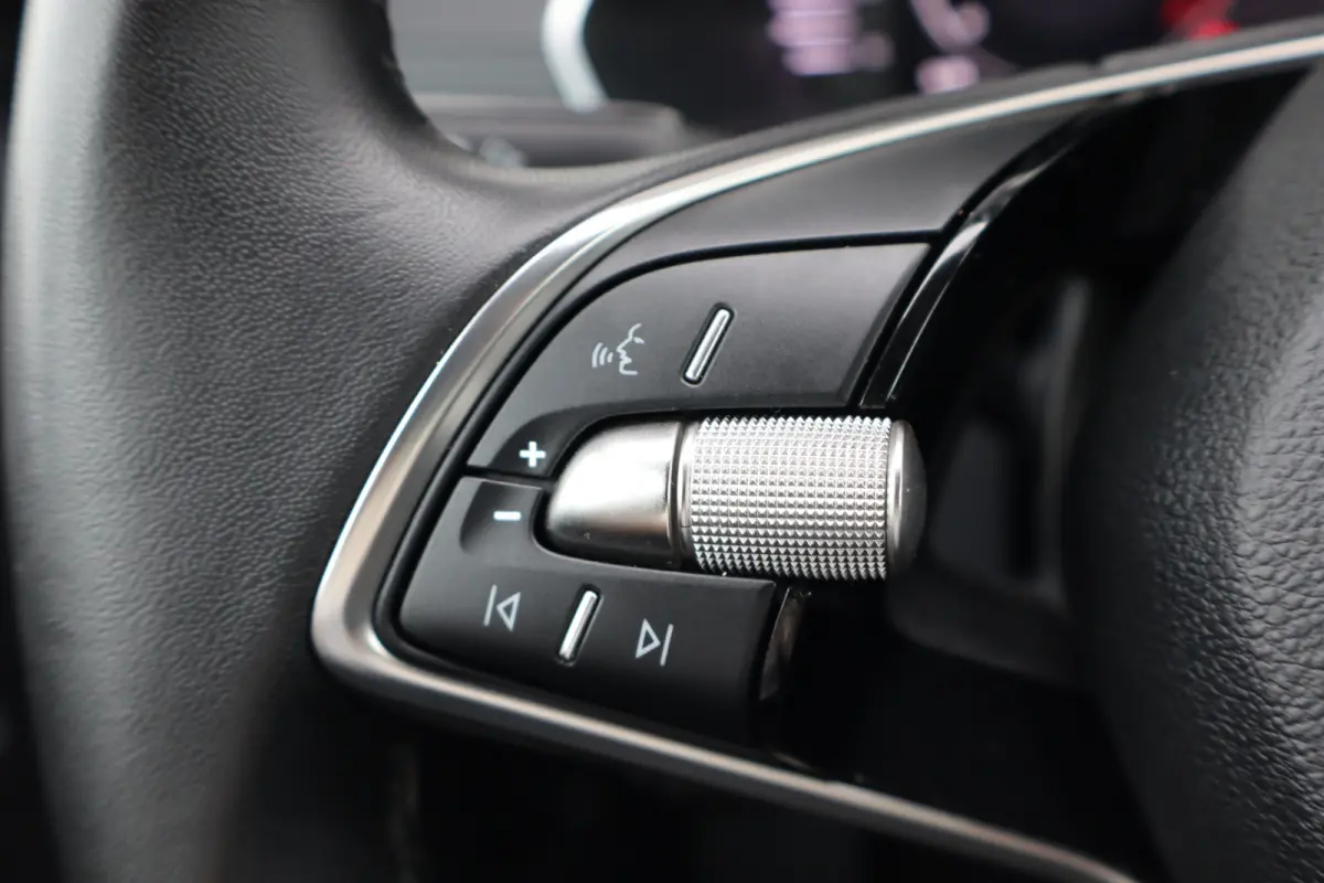 1.5 TSI Business Edition 115PK | Achteruitrijcamera | Cruise control | Draadloze telefoonlader