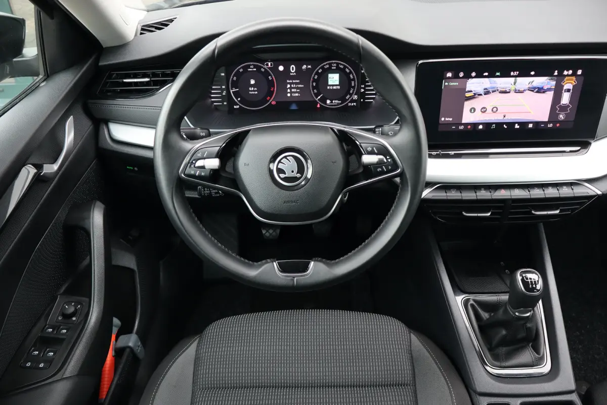 1.5 TSI Business Edition 115PK | Achteruitrijcamera | Cruise control | Draadloze telefoonlader