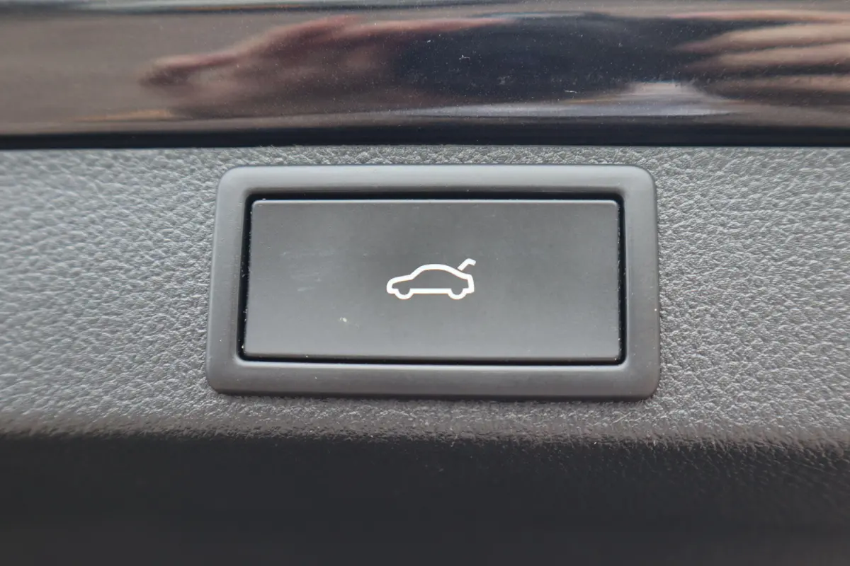 1.5 TSI Business Edition 115PK | Achteruitrijcamera | Cruise control | Draadloze telefoonlader