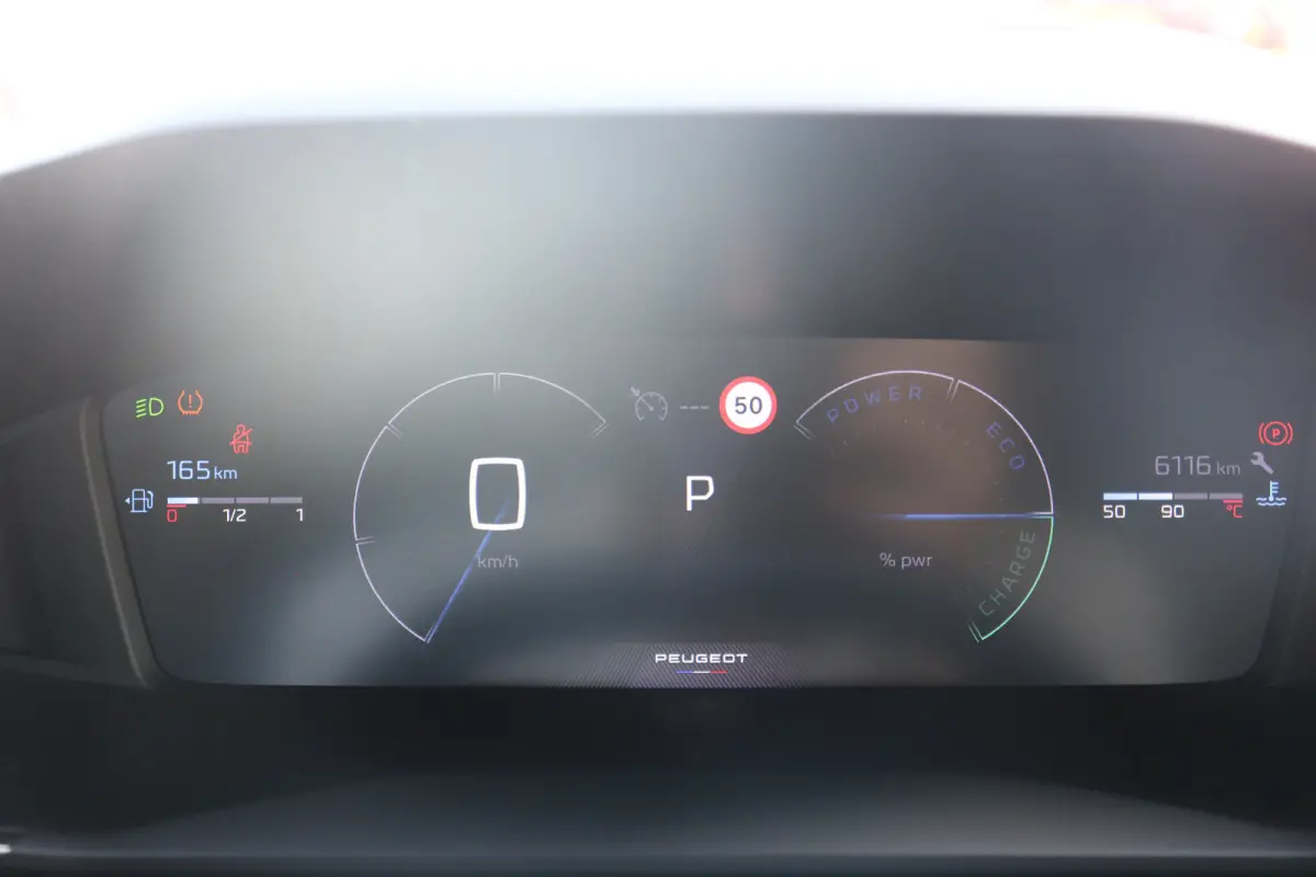 1.2 Hybrid 136 Allure | PDC V+A | Cruise| Keyless | Apple carplay | LED | LMV 17"| DAB |