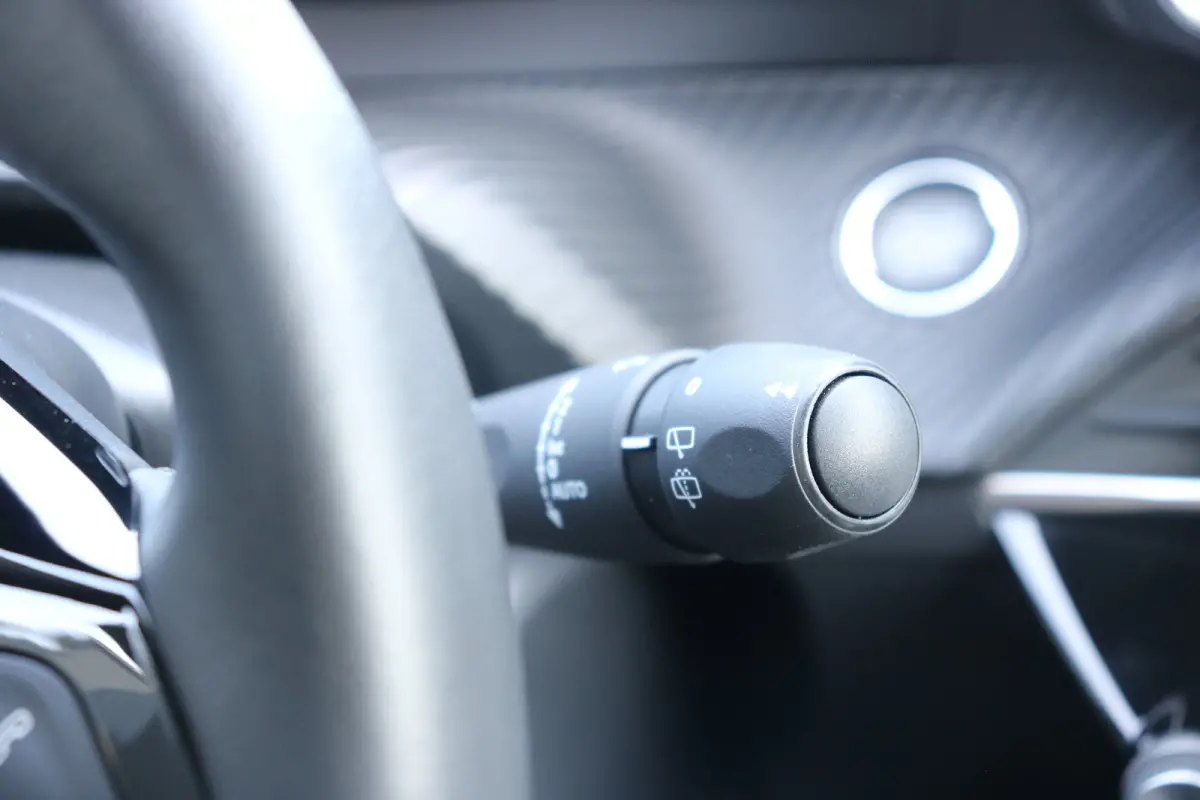 1.2 Hybrid 136 Allure | PDC V+A | Cruise| Keyless | Apple carplay | LED | LMV 17"| DAB |