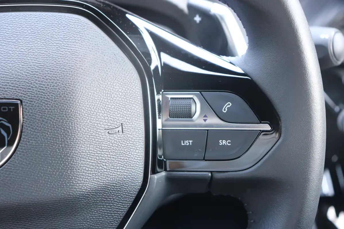 1.2 Hybrid 136 Allure | PDC V+A | Cruise| Keyless | Apple carplay | LED | LMV 17"| DAB |